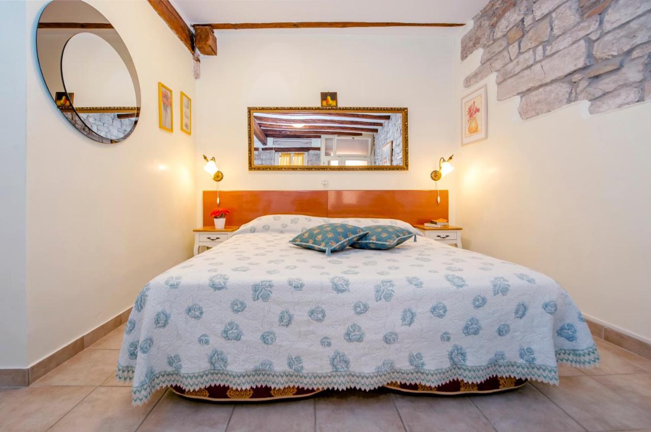 Guest House Sotto I Volti Centro Storico Ровинь Экстерьер фото