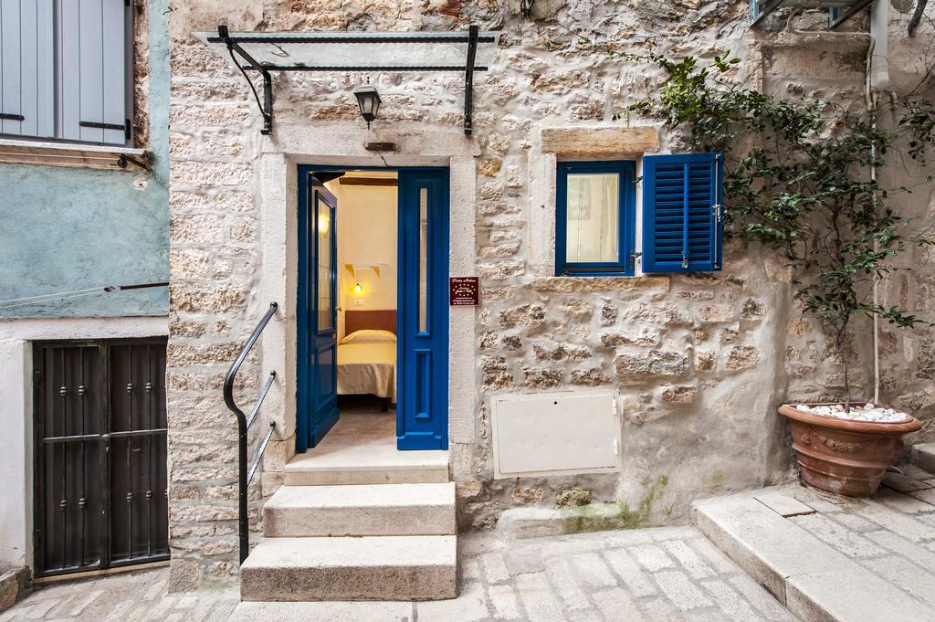 Guest House Sotto I Volti Centro Storico Ровинь Экстерьер фото