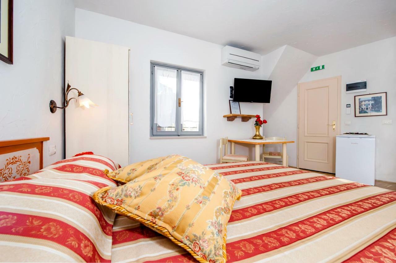 Guest House Sotto I Volti Centro Storico Ровинь Экстерьер фото