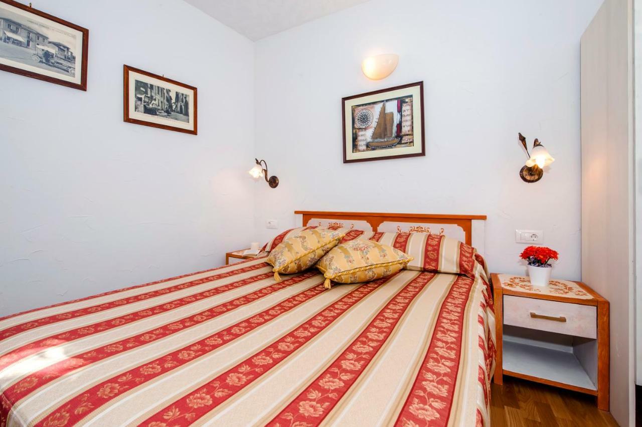 Guest House Sotto I Volti Centro Storico Ровинь Экстерьер фото