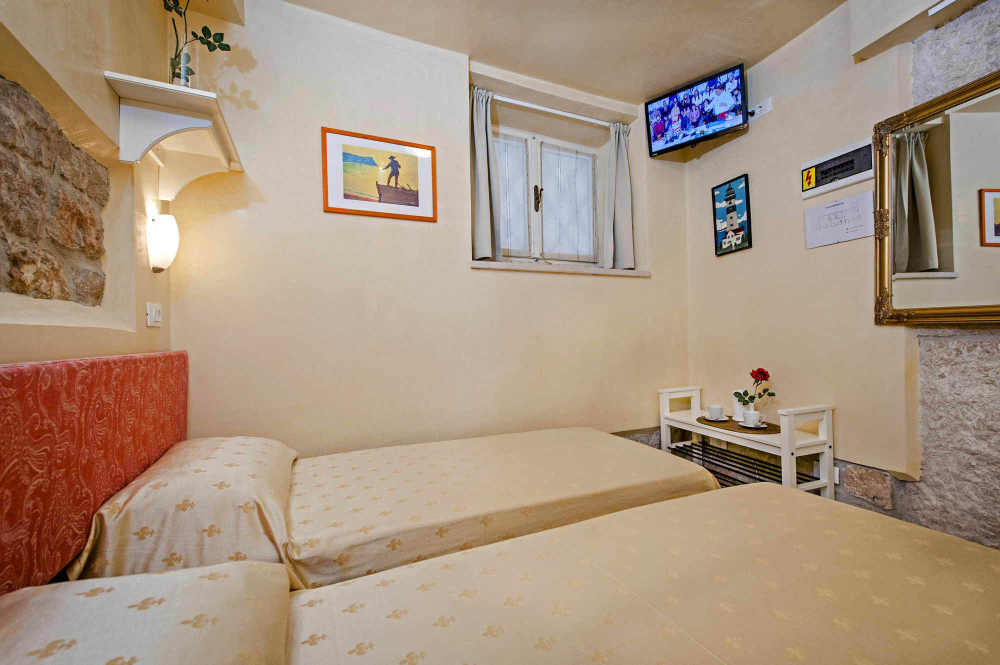Guest House Sotto I Volti Centro Storico Ровинь Экстерьер фото