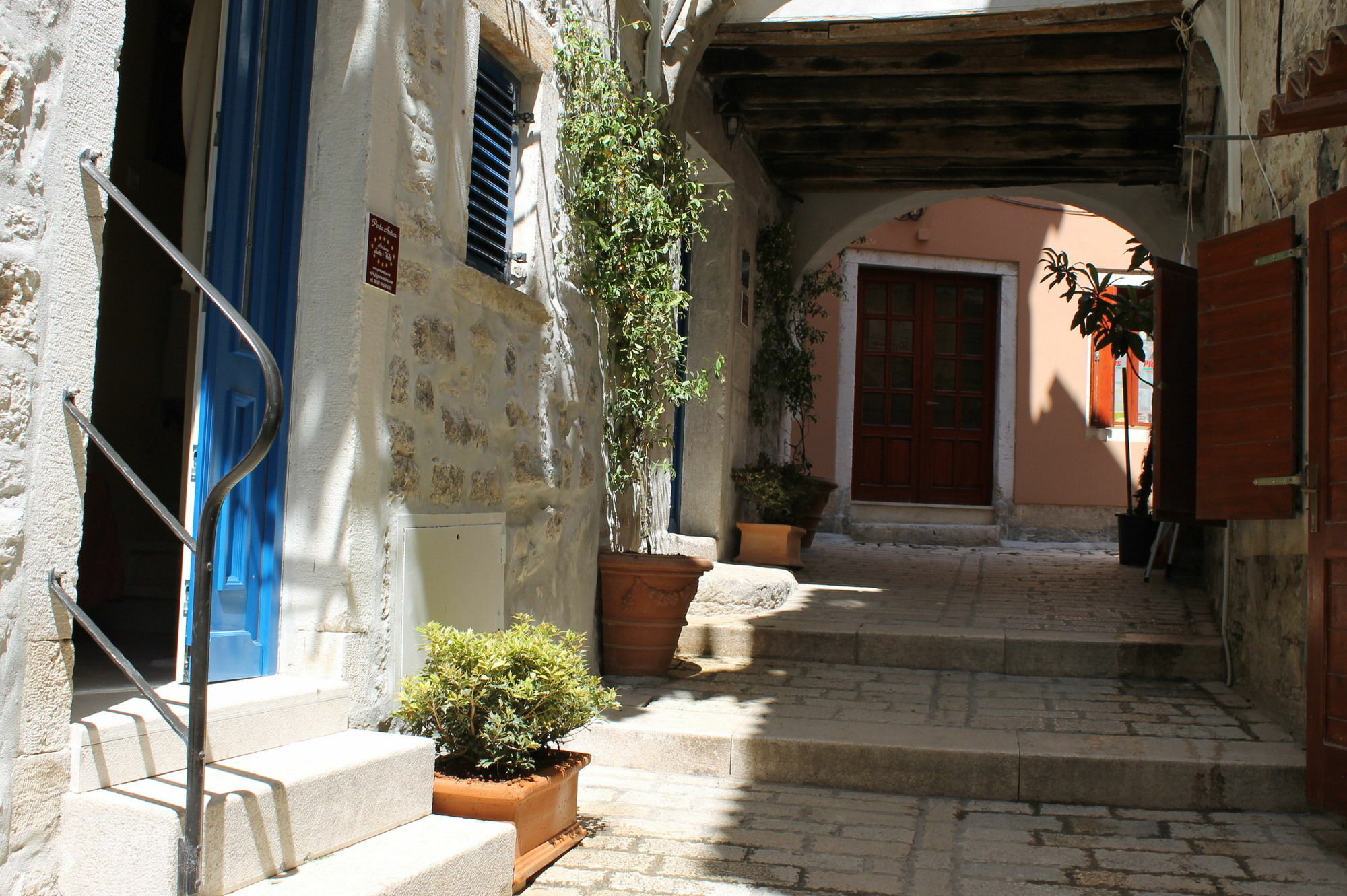 Guest House Sotto I Volti Centro Storico Ровинь Экстерьер фото